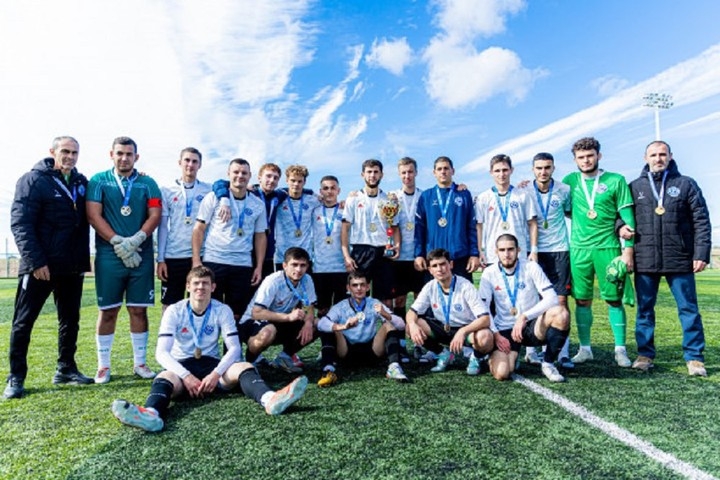 Футбольная команда АГУ выиграла чемпионат Национальной студенческой футбольной лиги (НСФЛ) в группе «В»